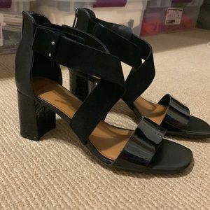 Donald Pliner Pavla sandal size 9